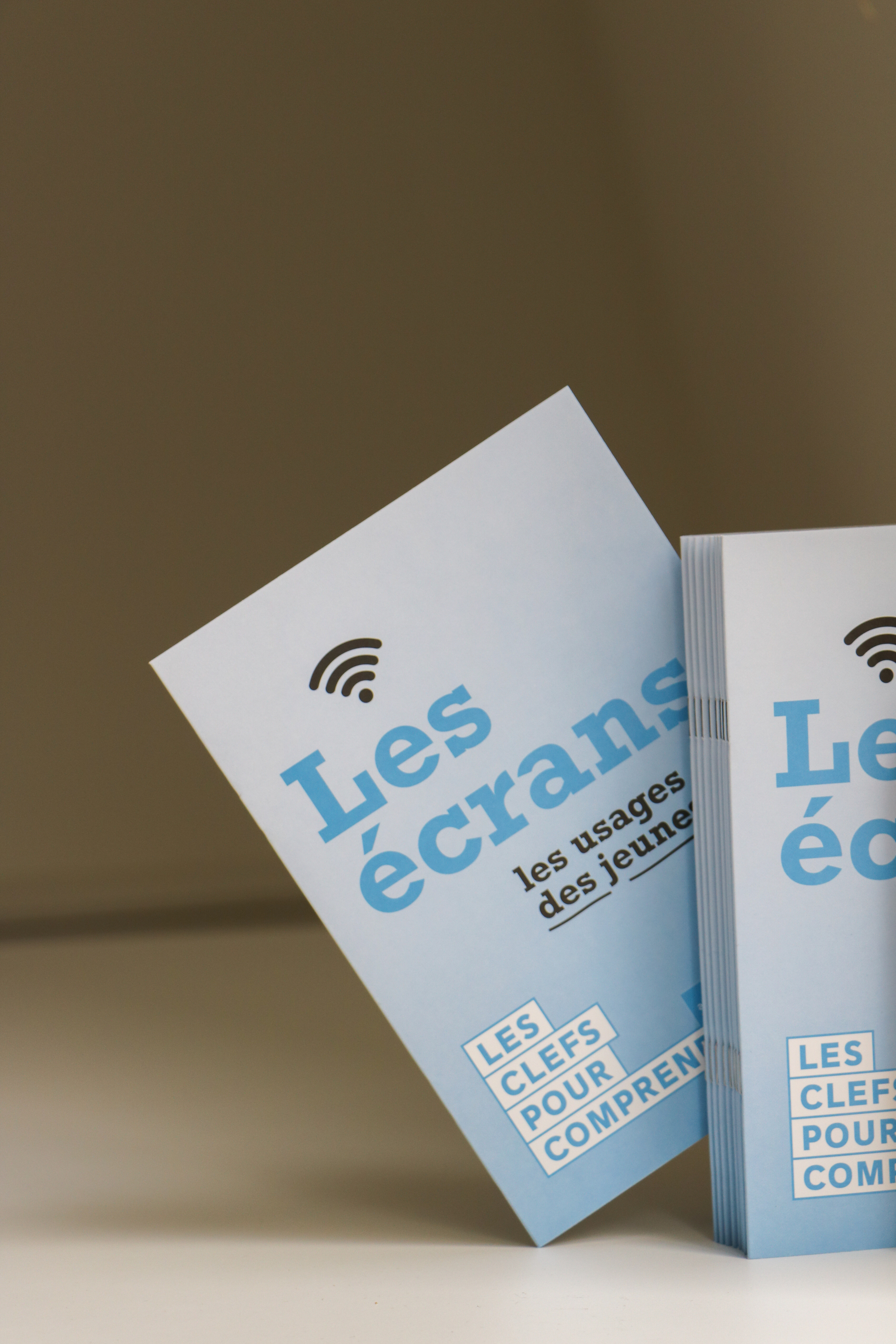 crips-brochure-ecrans-les-clefs-photo-2025